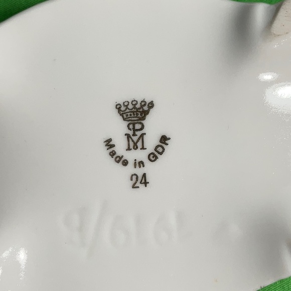 Vintage PM Made In Germany Democratic Republic Porcelain Trinket box - Picture 10 of 12